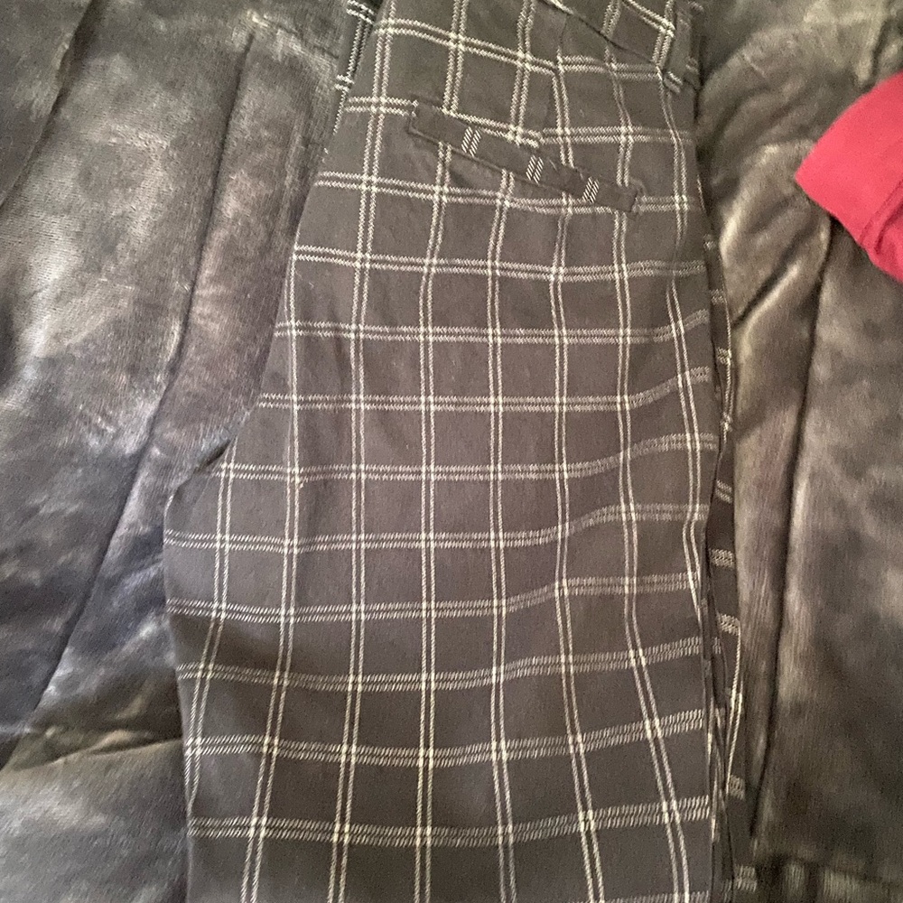 EUC- Old Navy-Black checkered High-waisted Pixie Ankle Pants *Never Fade